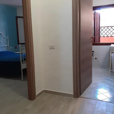 Fronte Piscina-mare - *